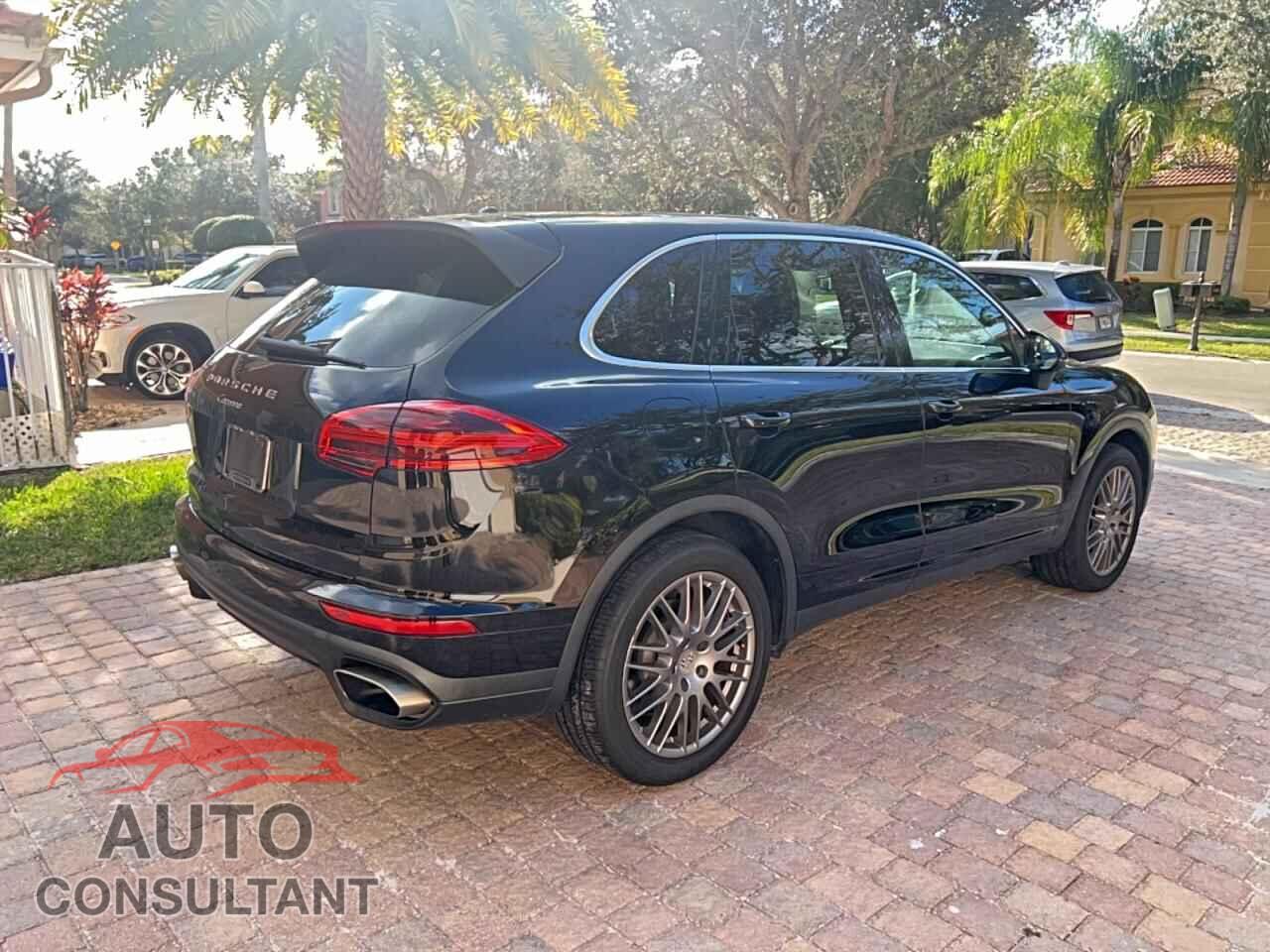 PORSCHE CAYENNE 2018 - WP1AA2A24JKA05803