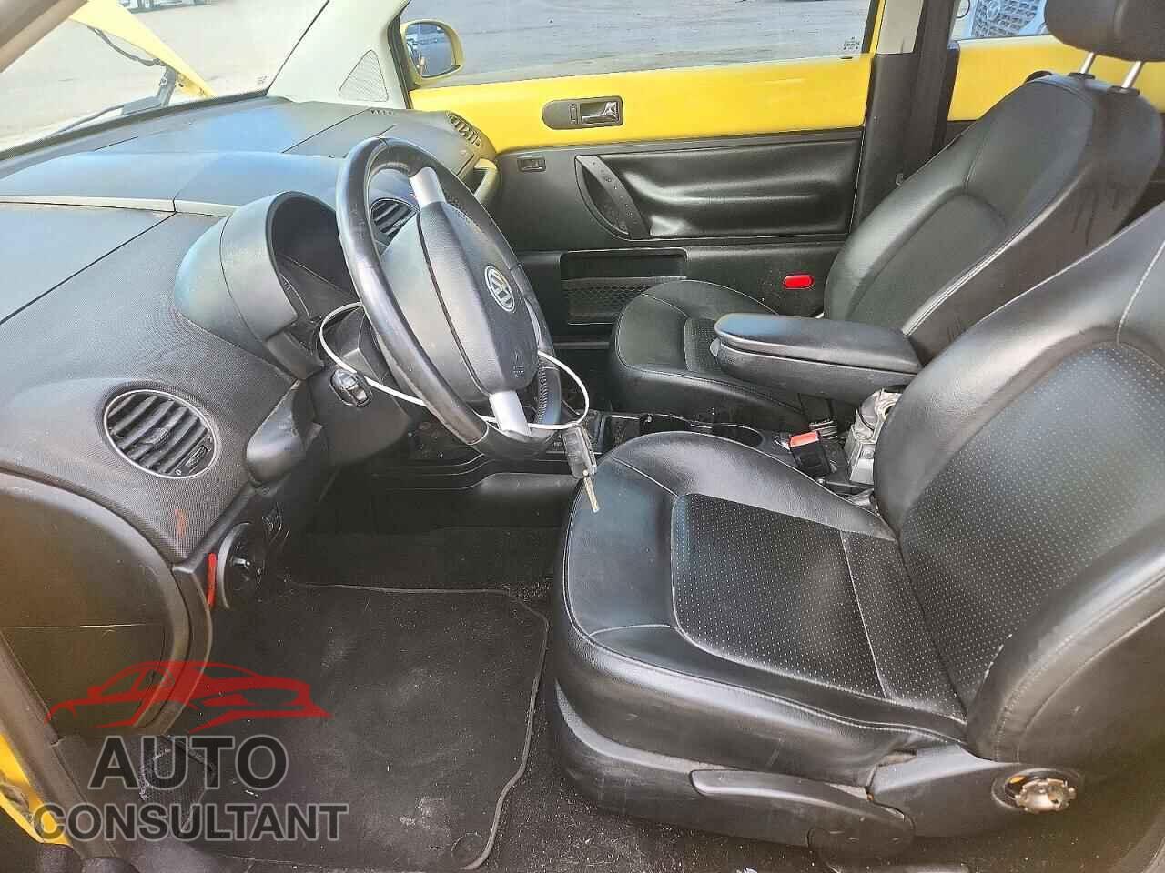 VOLKSWAGEN BEETLE 2010 - 3VWPW3AG2AM029599