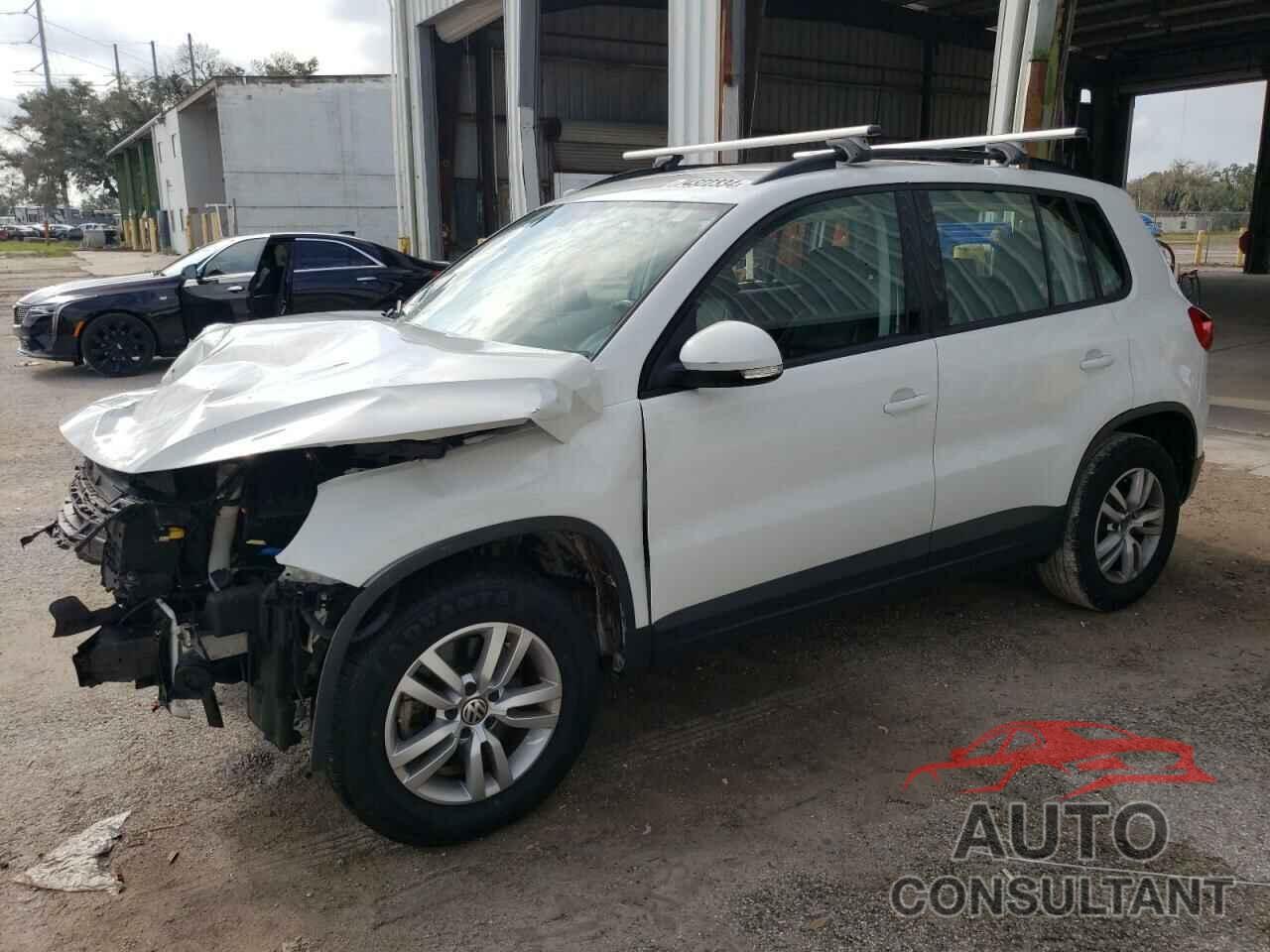 VOLKSWAGEN TIGUAN 2017 - WVGAV7AX5HK036725