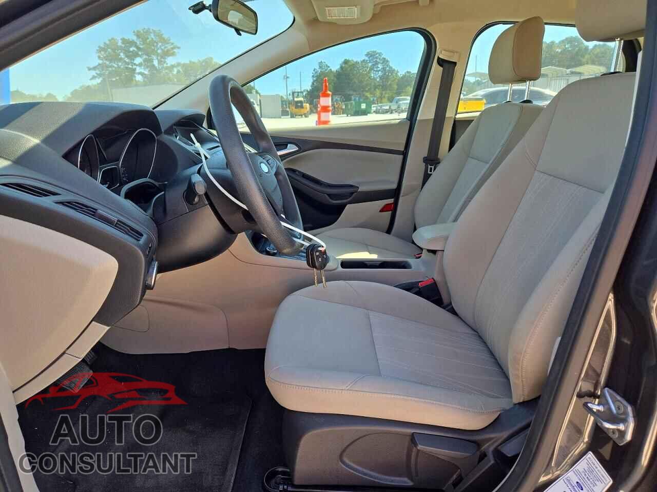 FORD FOCUS 2016 - 1FADP3F27GL292476