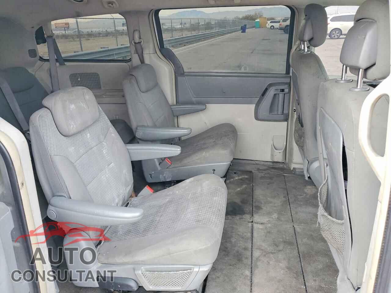DODGE CARAVAN 2010 - 2D4RN5D12AR409121
