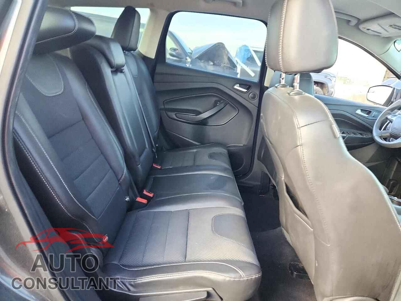 FORD ESCAPE 2016 - 1FMCU0G90GUC42517