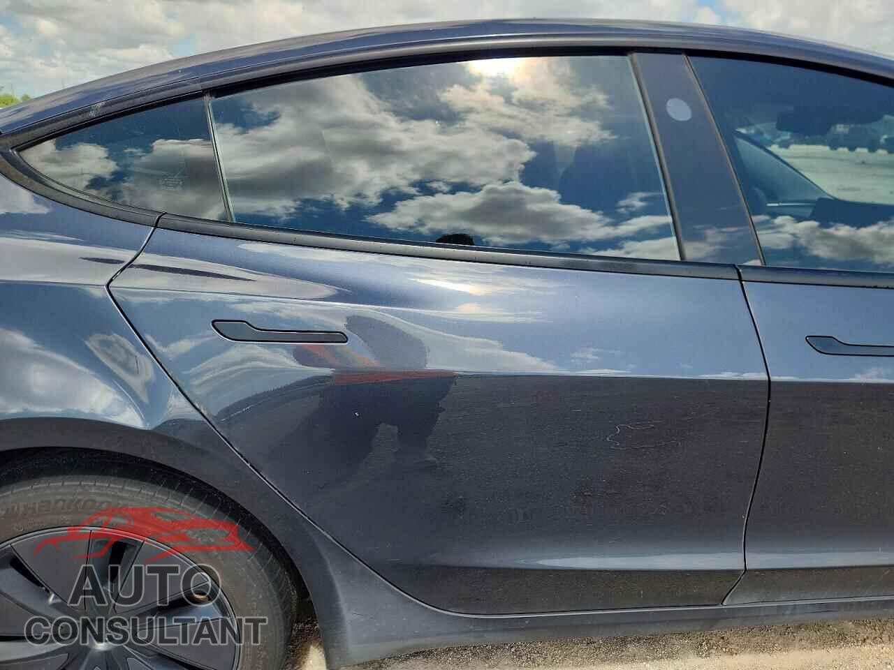 TESLA MODEL 3 2024 - 5YJ3E1EA8RF721154