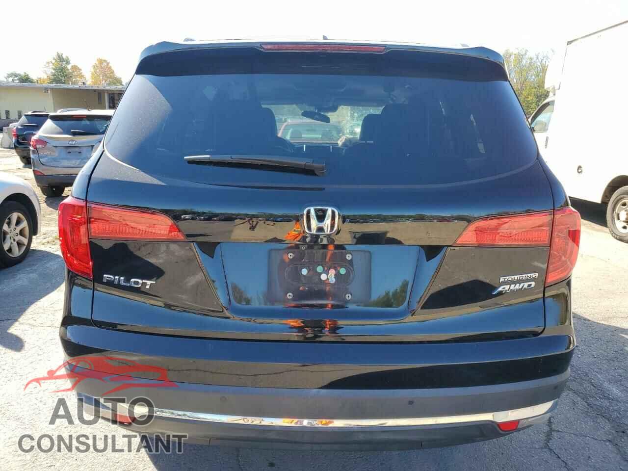 HONDA PILOT 2017 - 5FNYF6H93HB033479