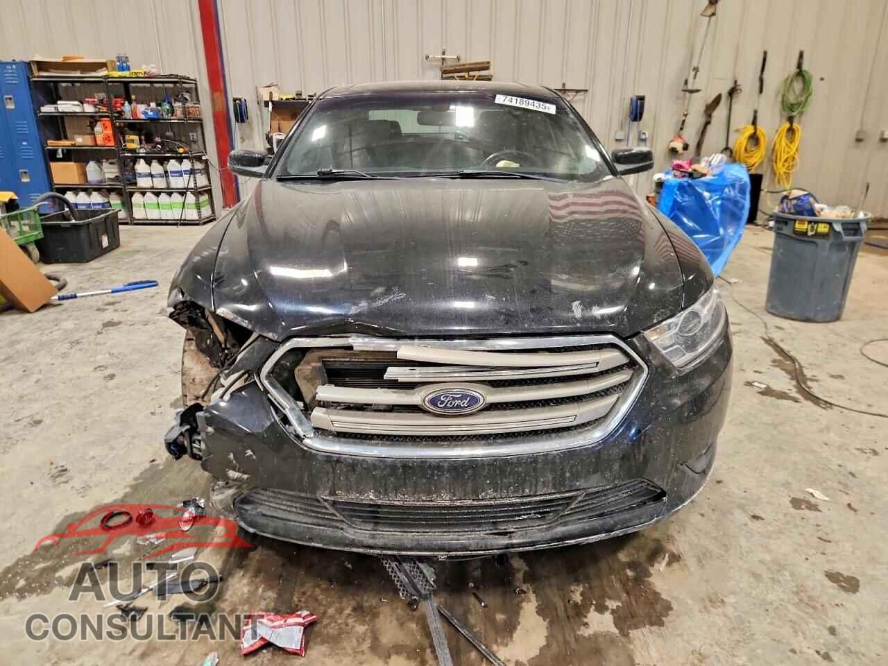 FORD TAURUS 2017 - 1FAHP2E89HG135205