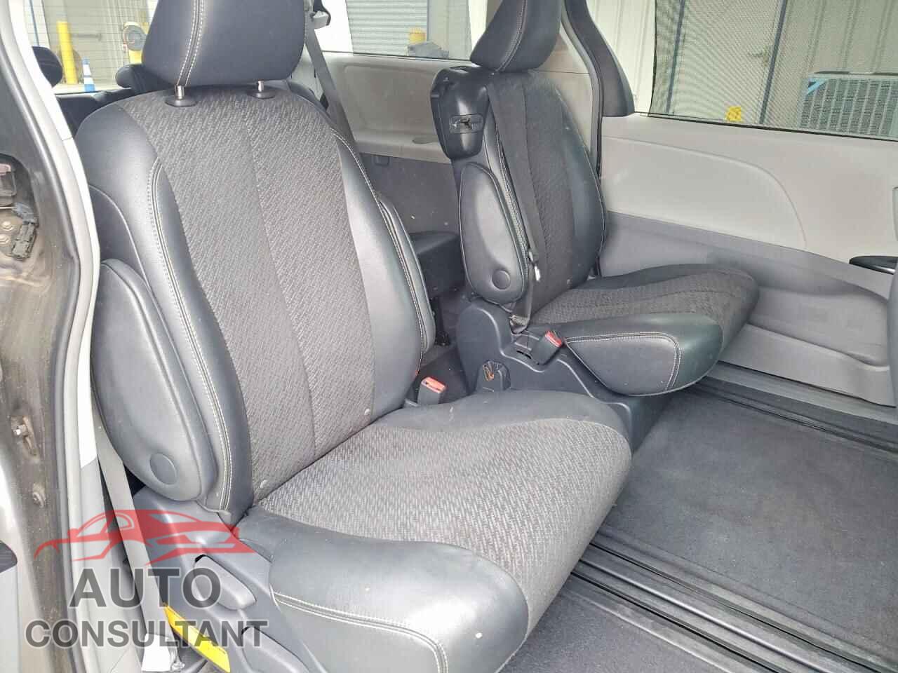 TOYOTA SIENNA 2011 - 5TDXK3DC2BS148908