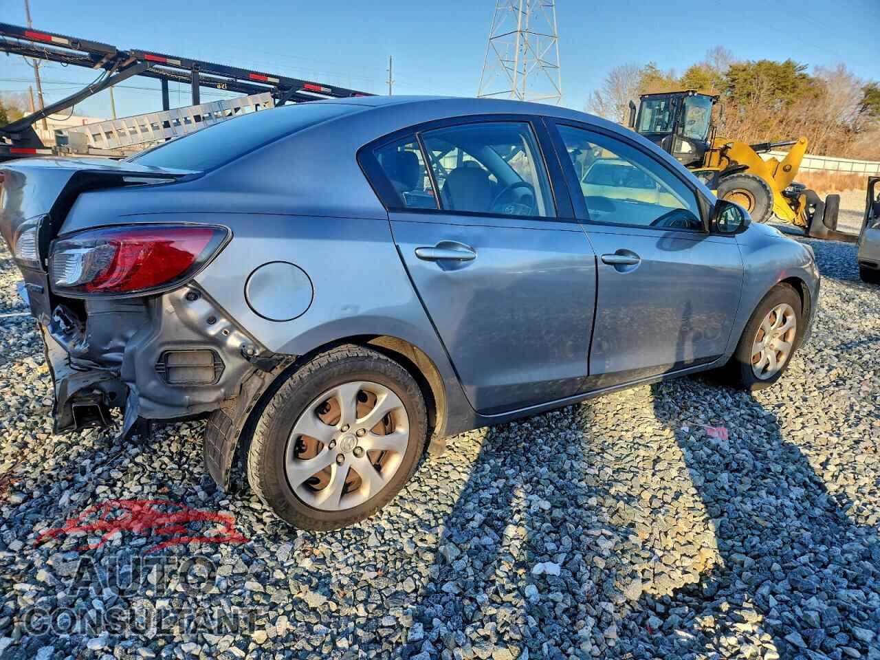 MAZDA 3 2013 - JM1BL1U86D1702586