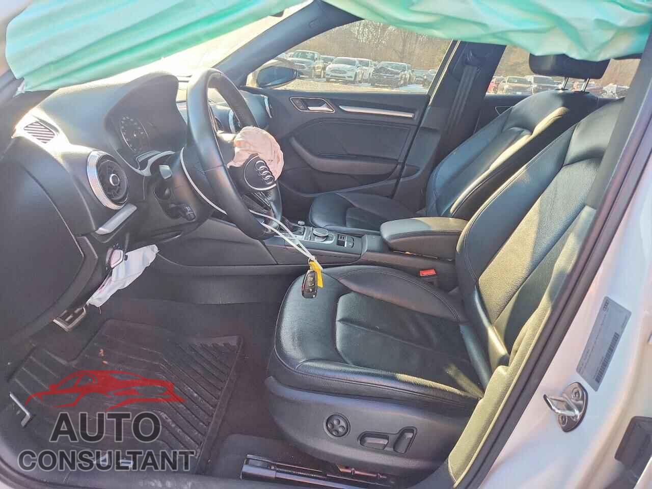 AUDI A3 2018 - WAUAUGFF1J1033840