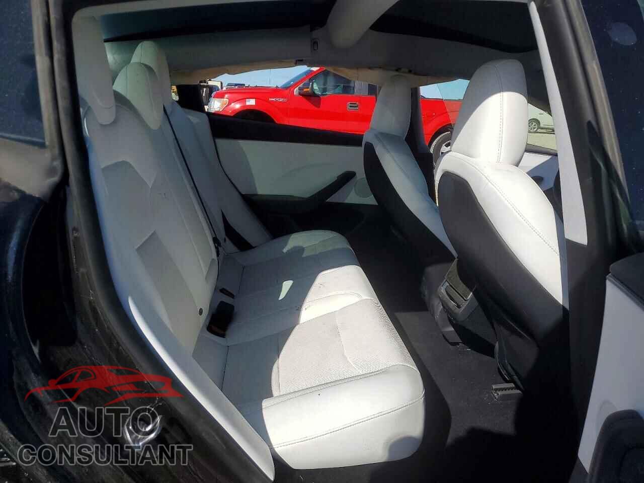 TESLA MODEL 3 2025 - 5YJ3E1EA4SF050460