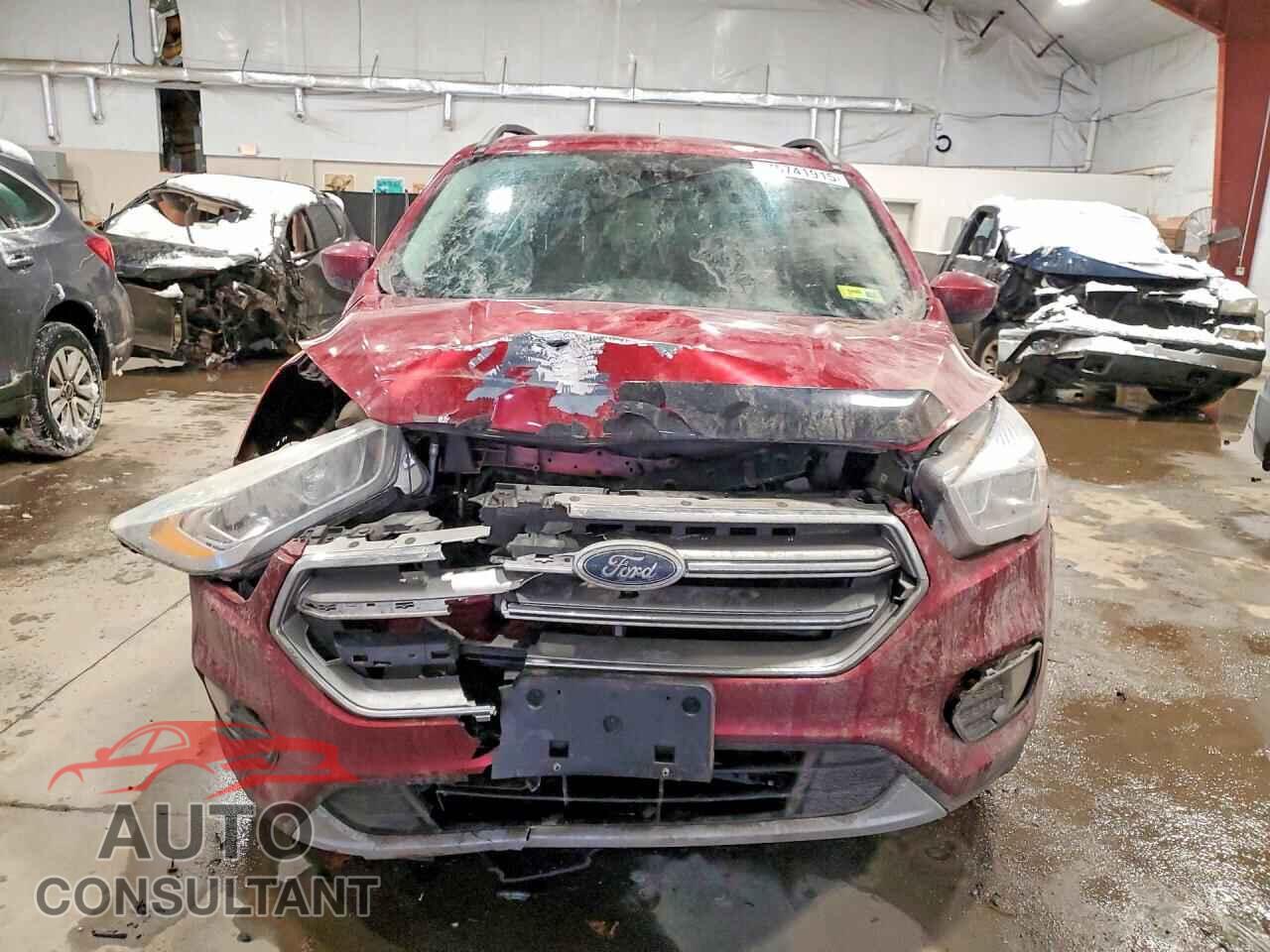 FORD ESCAPE 2017 - 1FMCU9G98HUD14196