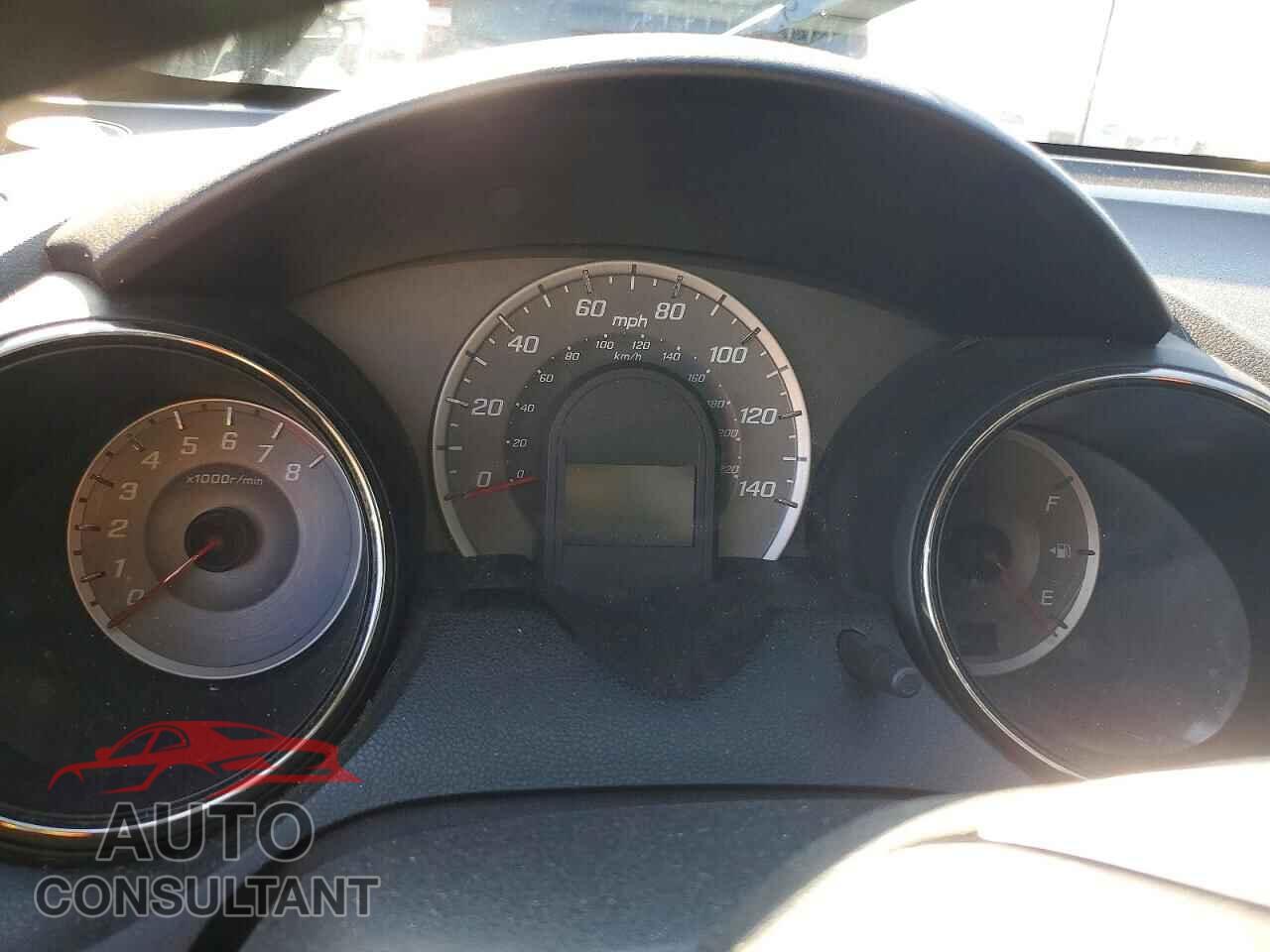 HONDA FIT 2013 - JHMGE8H58DC045897