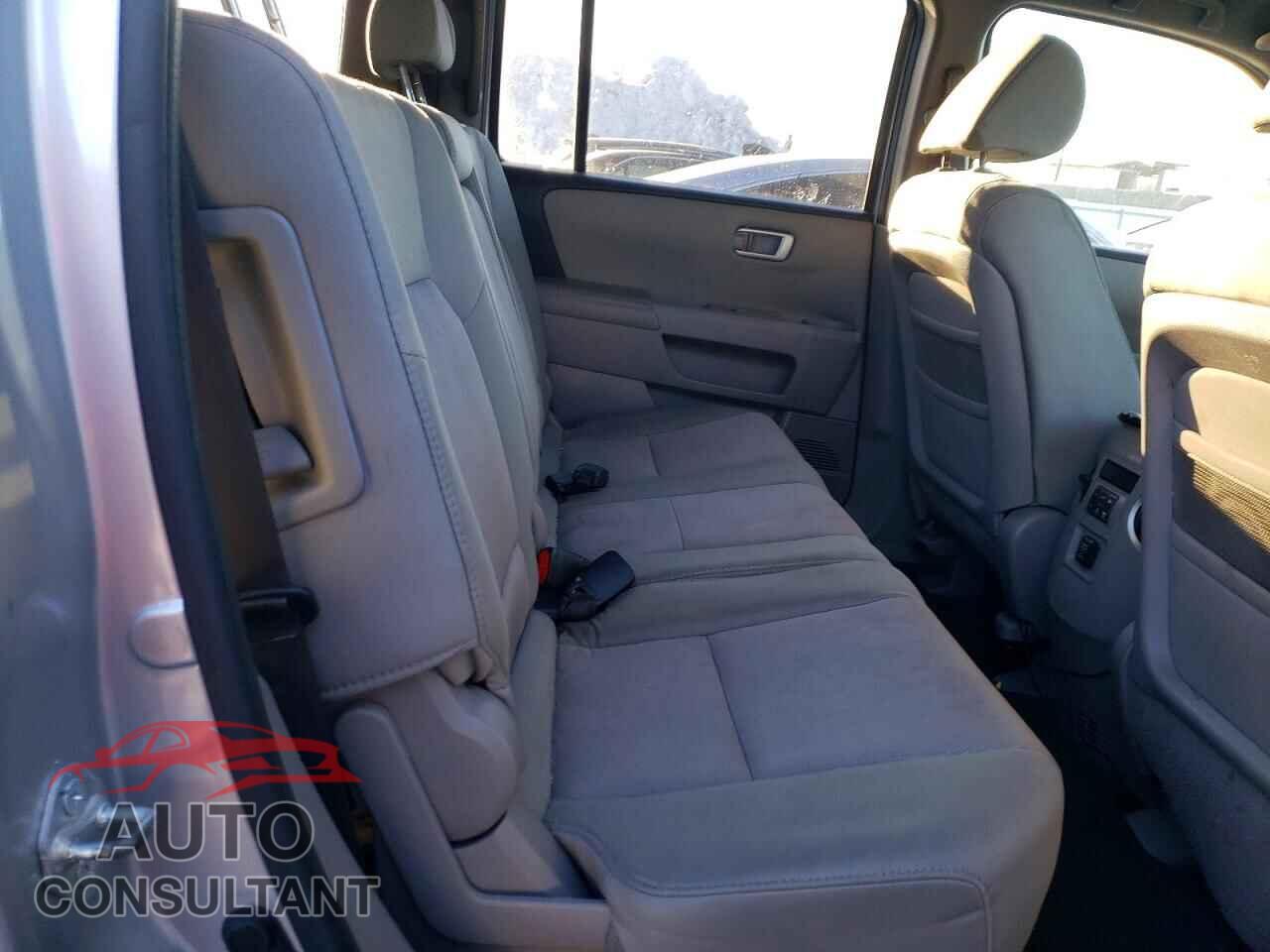 HONDA PILOT 2011 - 5FNYF3H45BB031002