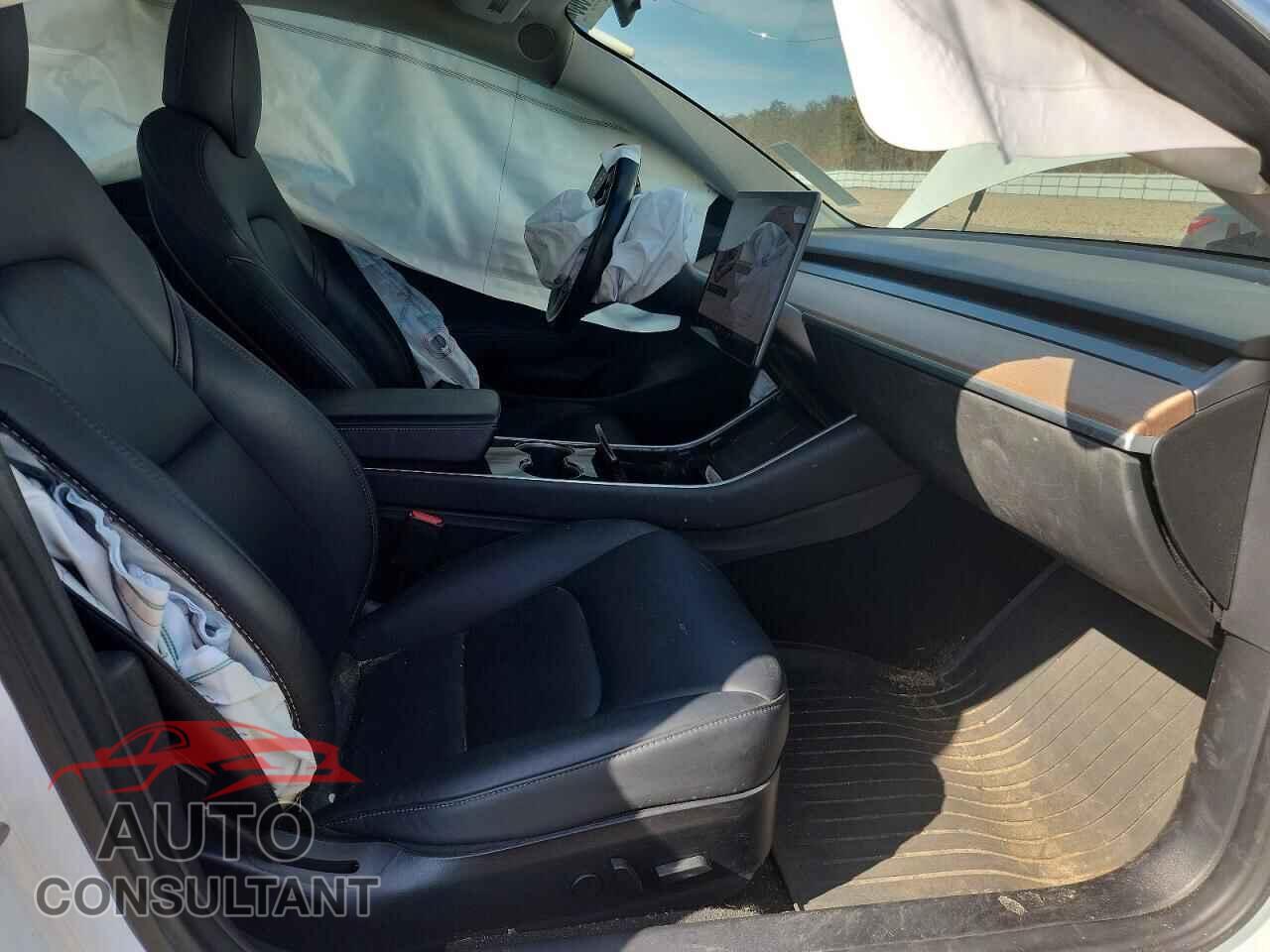 TESLA MODEL 3 2018 - 5YJ3E1EBXJF122012