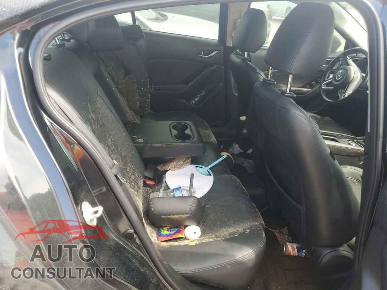 MAZDA 3 2018 - 3MZBN1W35JM175809