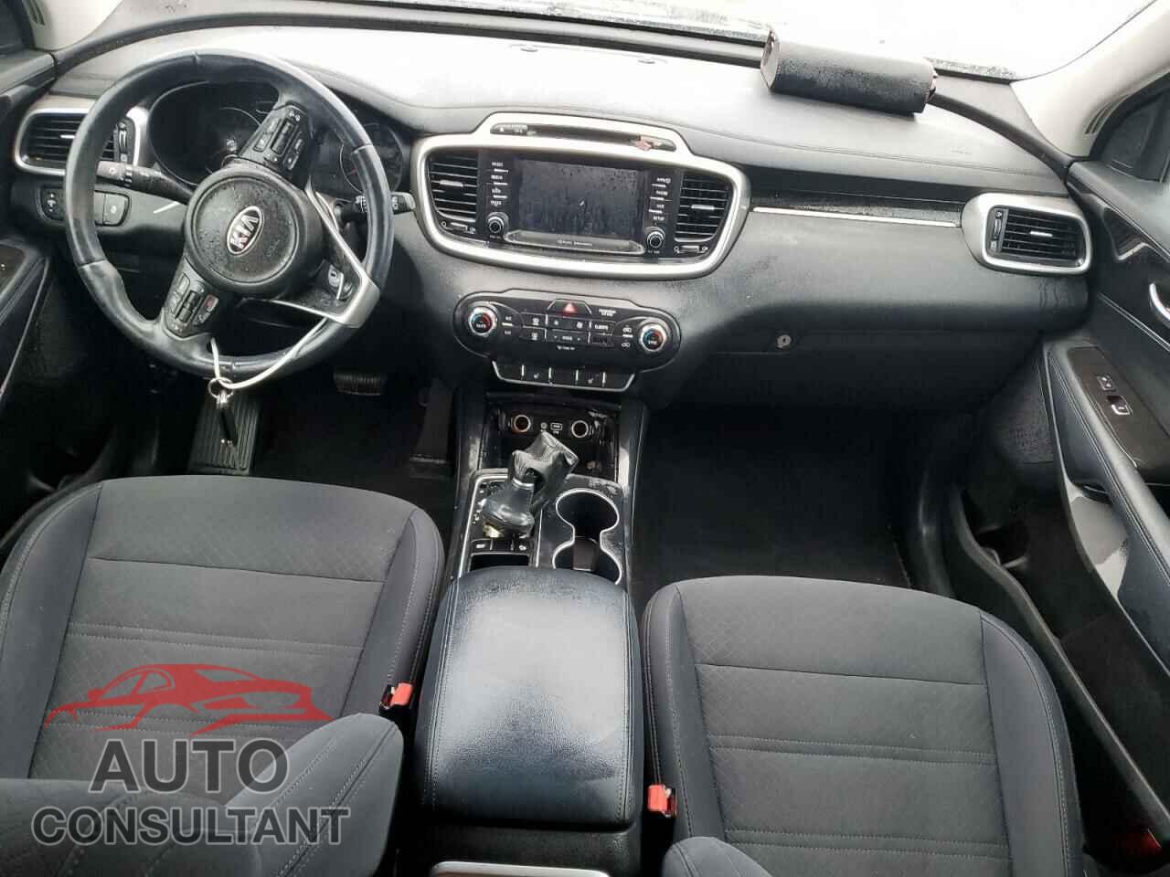KIA SORENTO 2018 - 5XYPG4A38JG402306