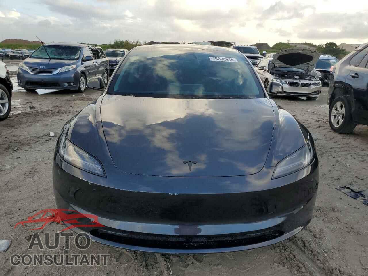 TESLA MODEL 3 2024 - 5YJ3E1EB3RF767855