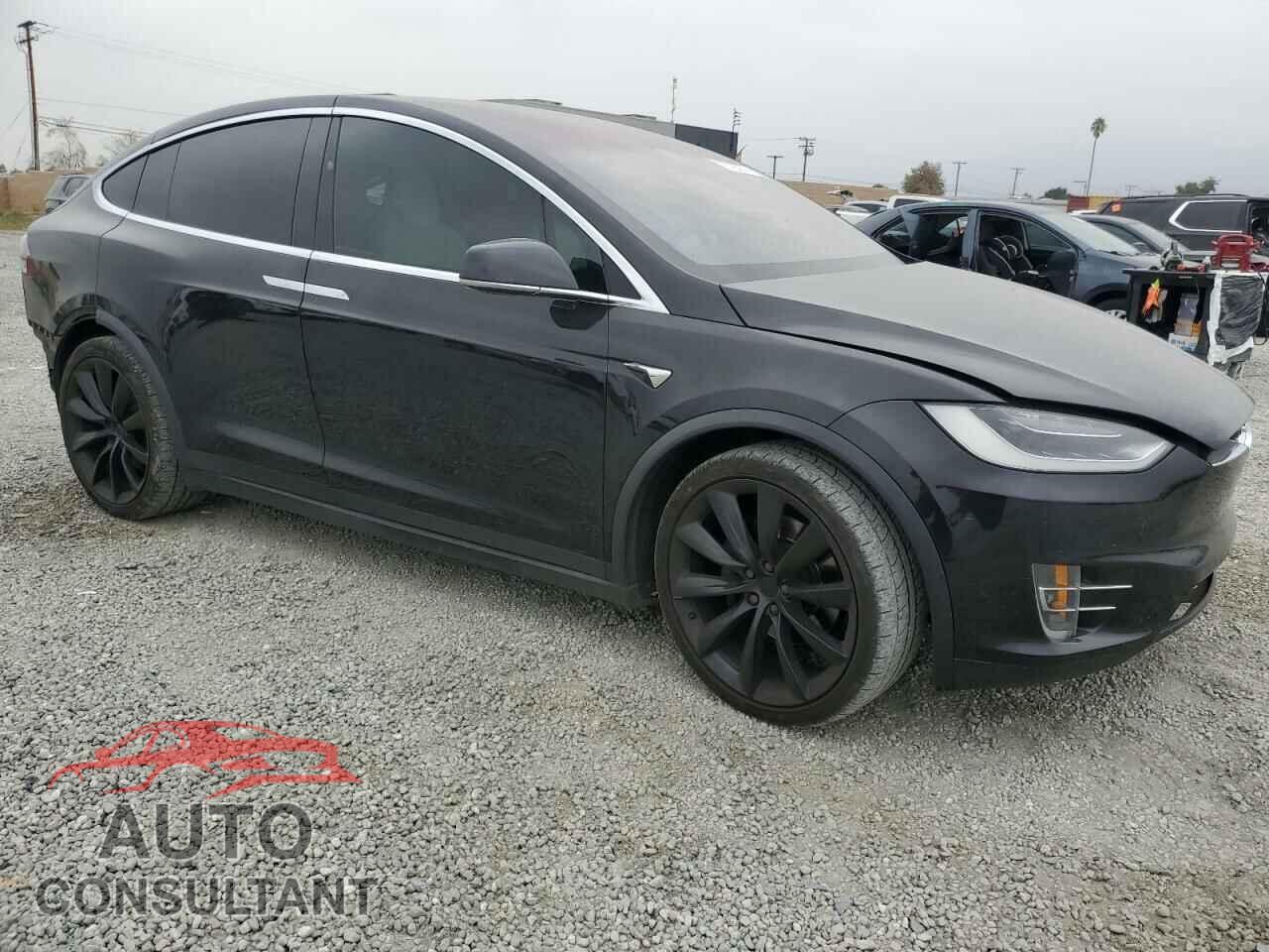 TESLA MODEL X 2018 - 5YJXCBE21JF092671