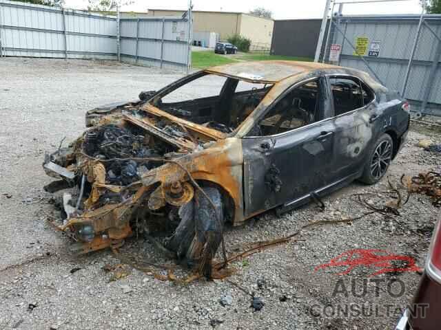 TOYOTA CAMRY 2018 - 4T1B11HK0JU032986