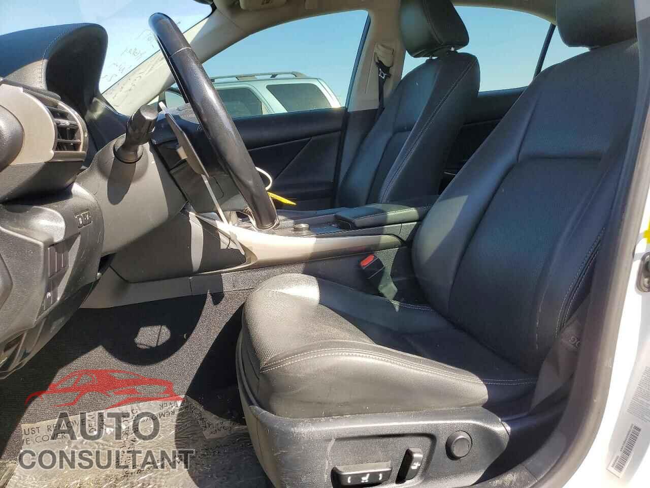 LEXUS IS 2015 - JTHBF1D22F5068657
