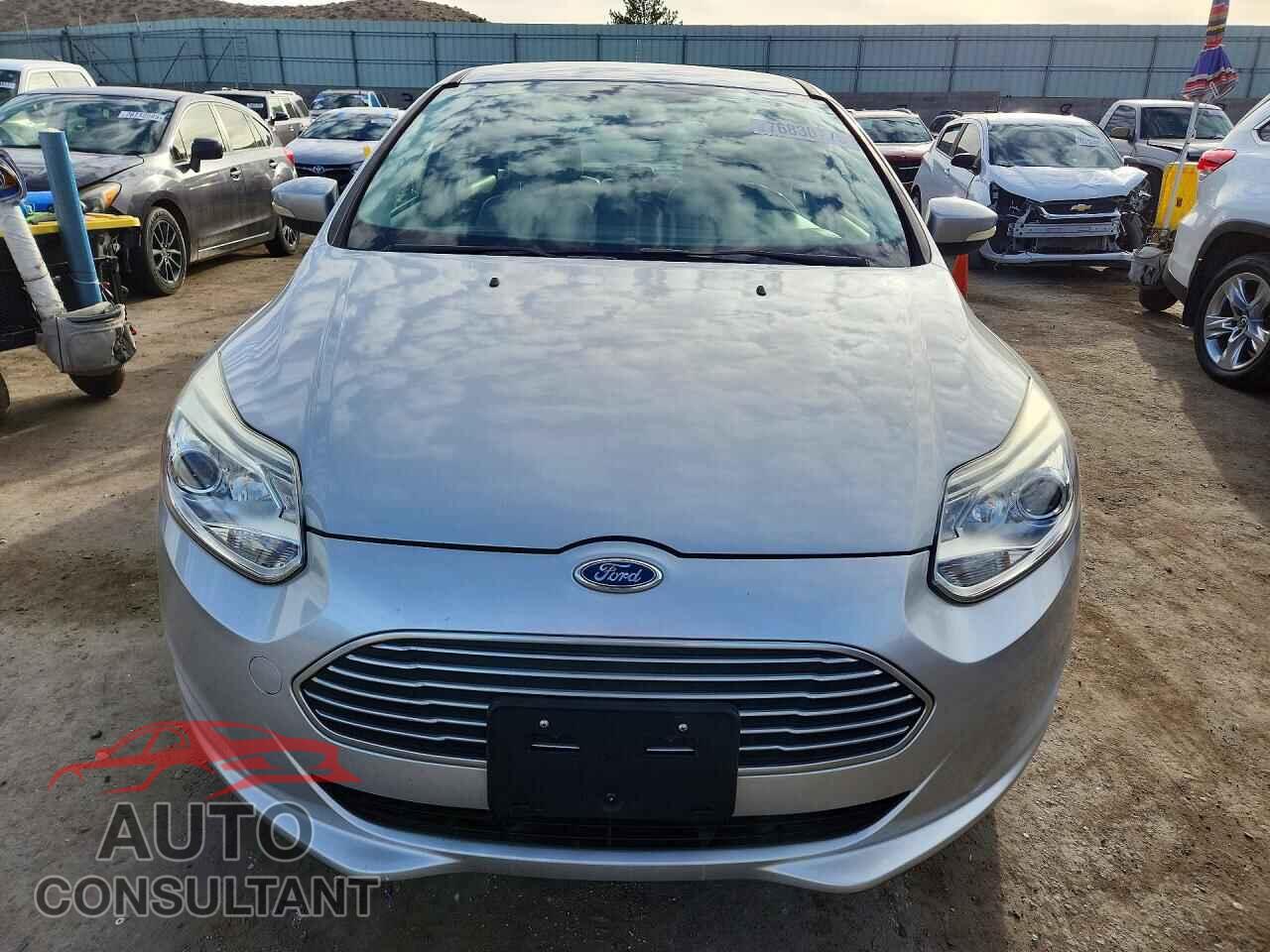 FORD FOCUS 2013 - 1FADP3R40DL245511