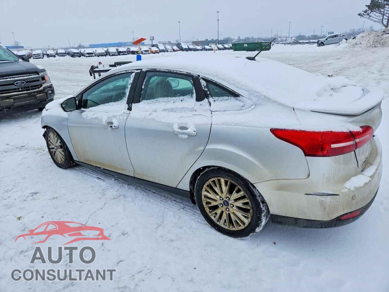 FORD FOCUS 2018 - 1FADP3J29JL316937