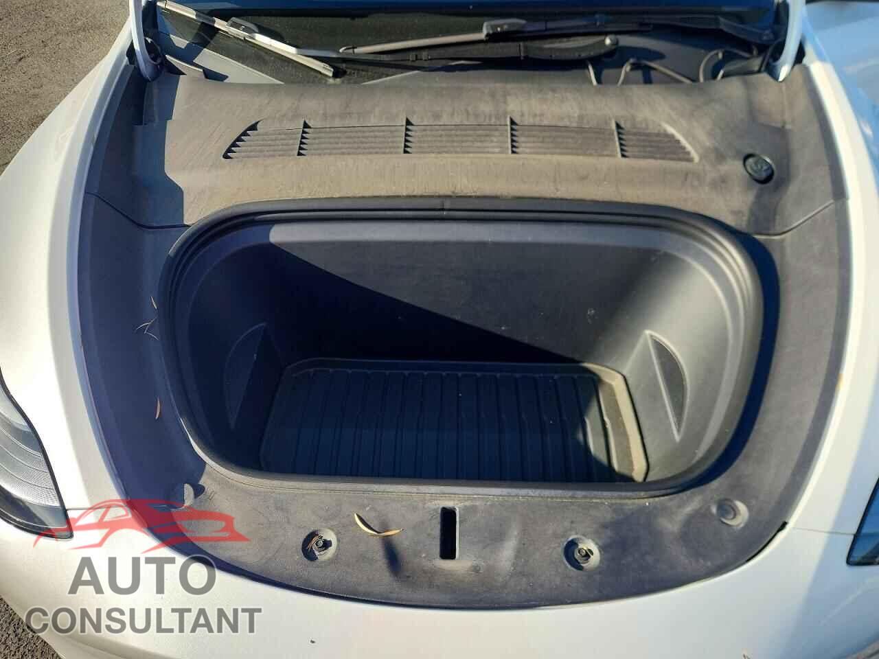 TESLA MODEL Y 2024 - 7SAYGDED4RF106230