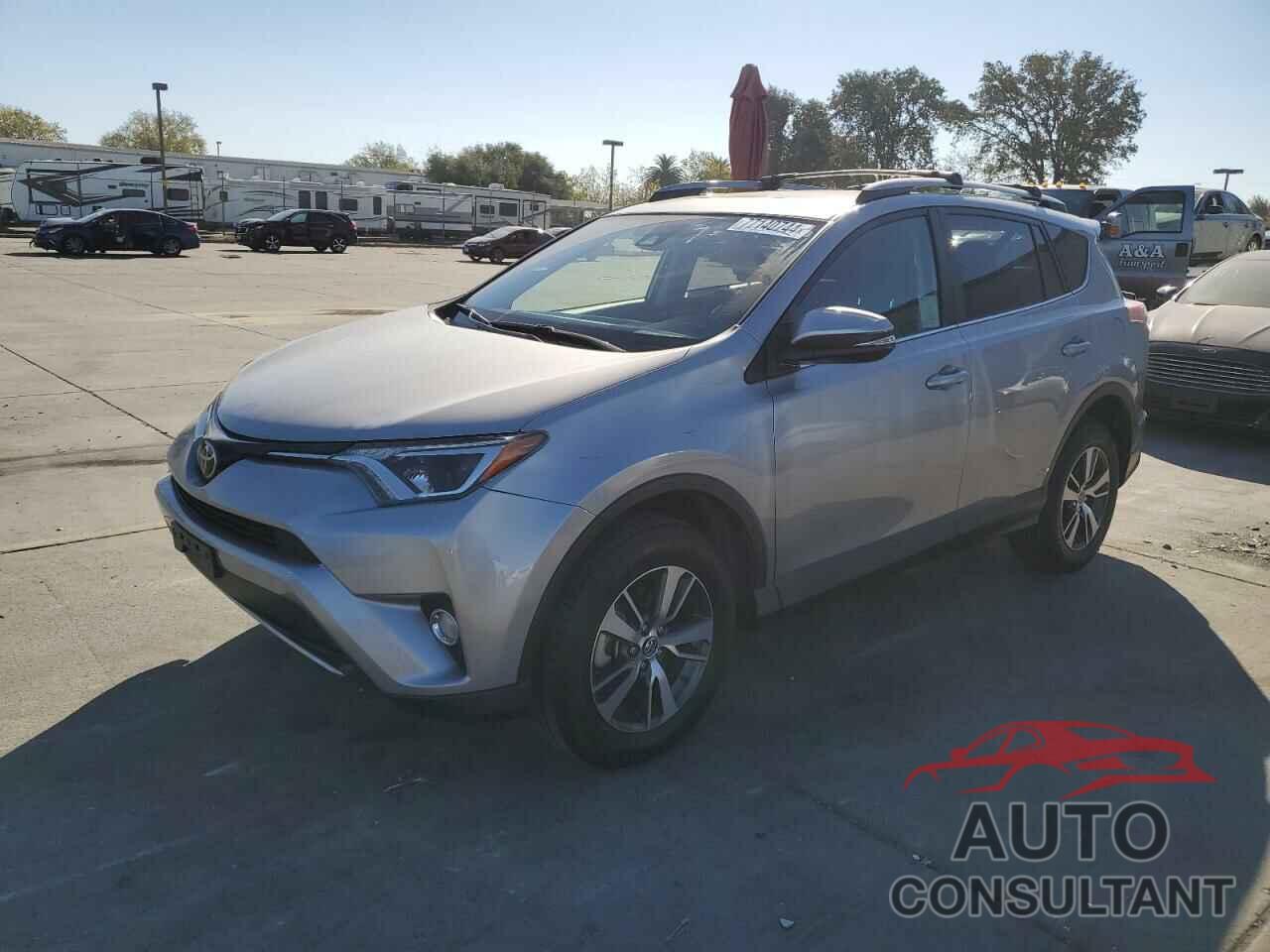 TOYOTA RAV4 2018 - JTMWFREVXJD117905