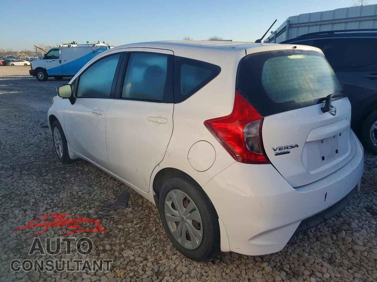 NISSAN VERSA 2018 - 3N1CE2CP8JL359008