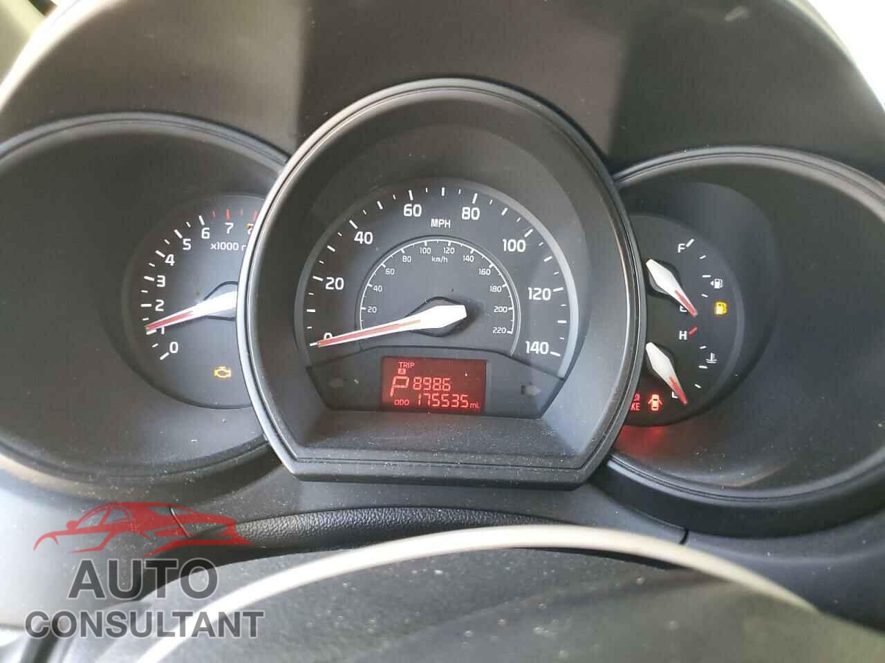 KIA RIO 2014 - KNADM4A39E6365087