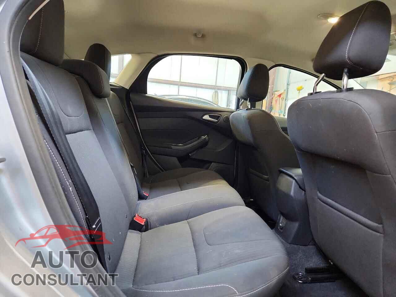 FORD FOCUS 2012 - 1FAHP3N21CL133207