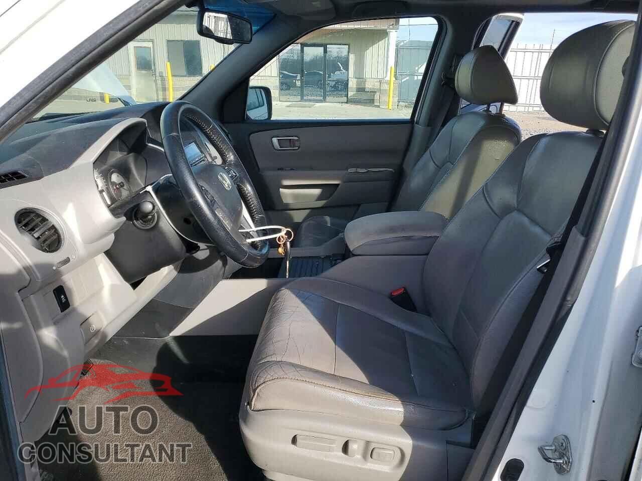 HONDA PILOT 2012 - 5FNYF4H77CB005244