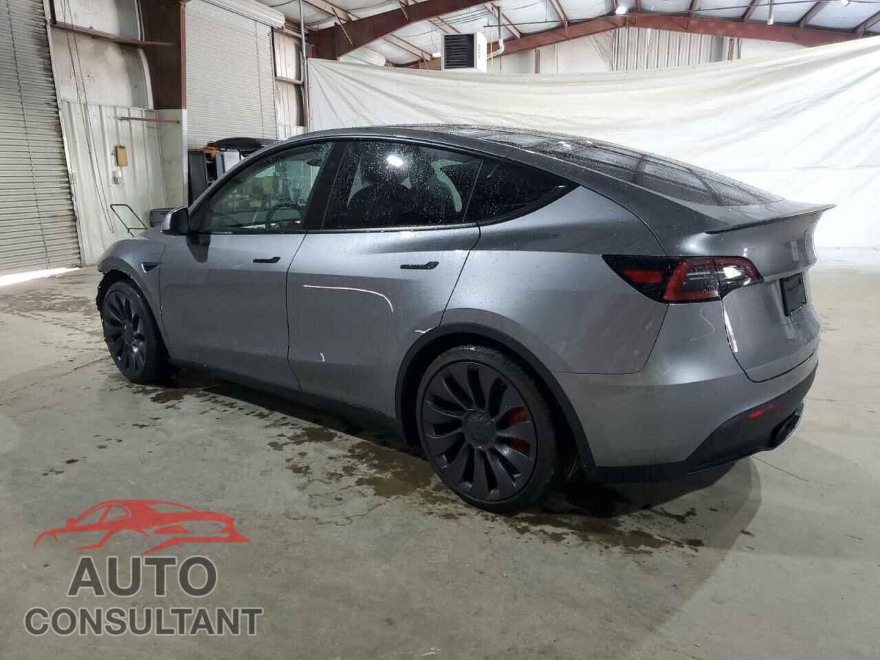 TESLA MODEL Y 2024 - 7SAYGDEF8RA323746