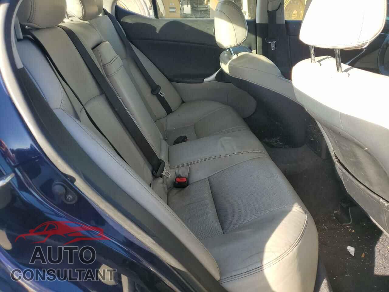 LEXUS IS 2011 - JTHBF5C20B5153631