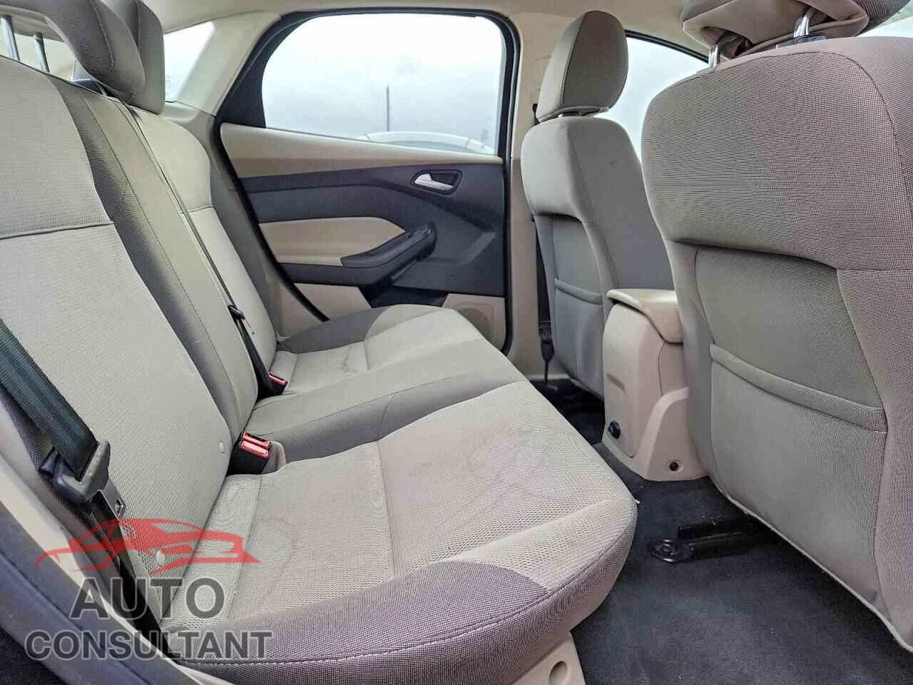FORD FOCUS 2014 - 1FADP3F2XEL196726