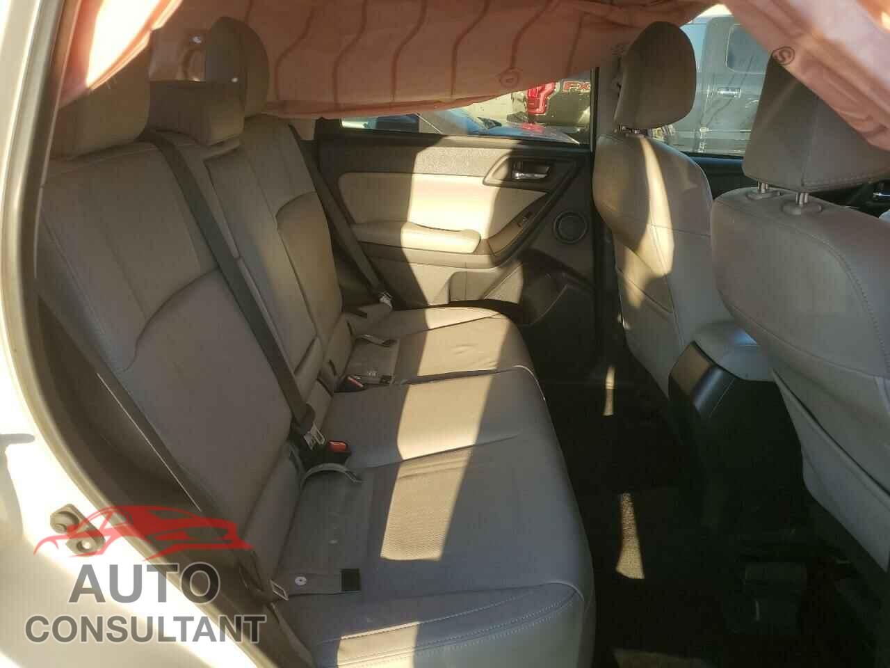 SUBARU FORESTER 2017 - JF2SJALC4HH526566