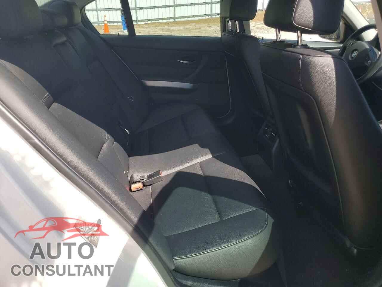 BMW 3 SERIES 2011 - WBAPH7C51BE683434