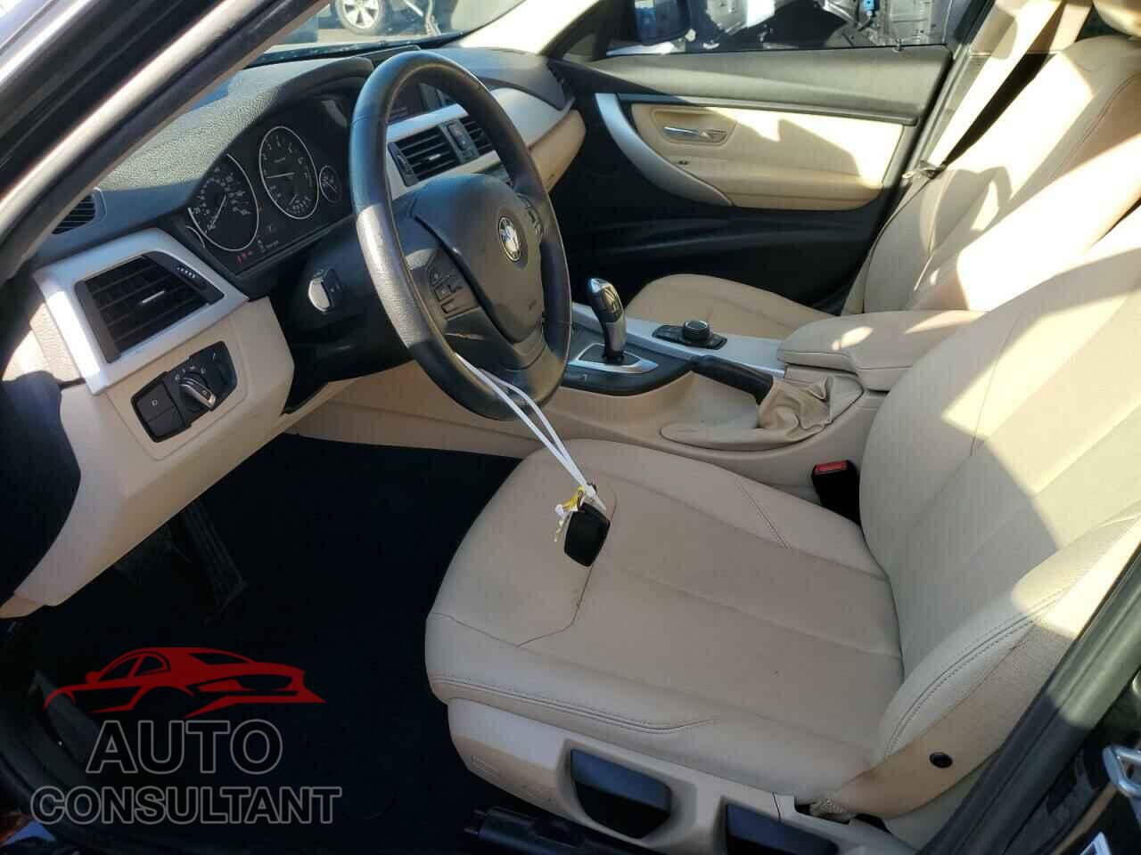 BMW 3 SERIES 2018 - WBA8A3C52JA491401