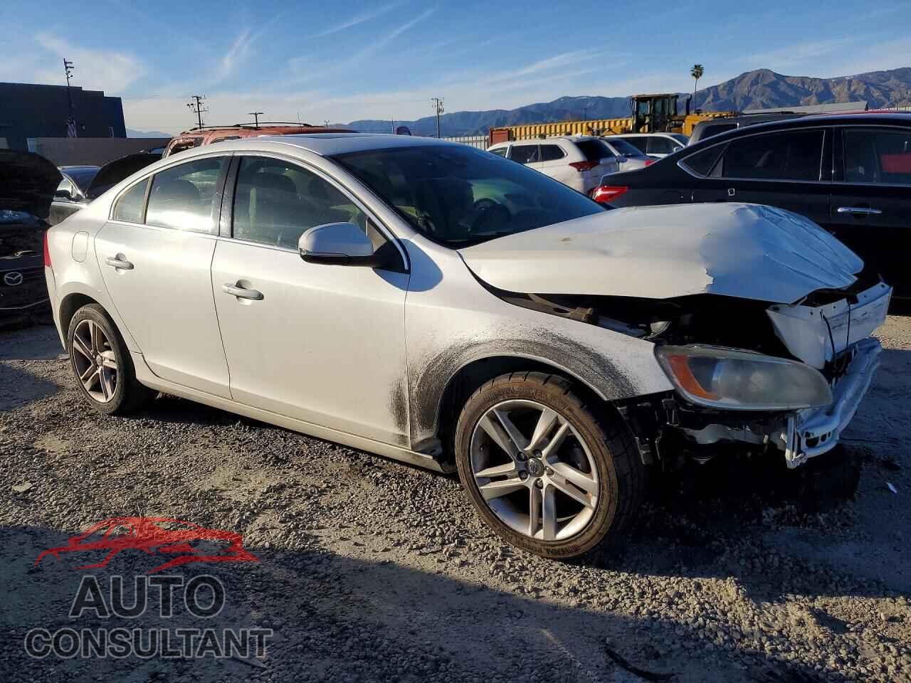 VOLVO S60 2015 - YV140MFKXF1335278