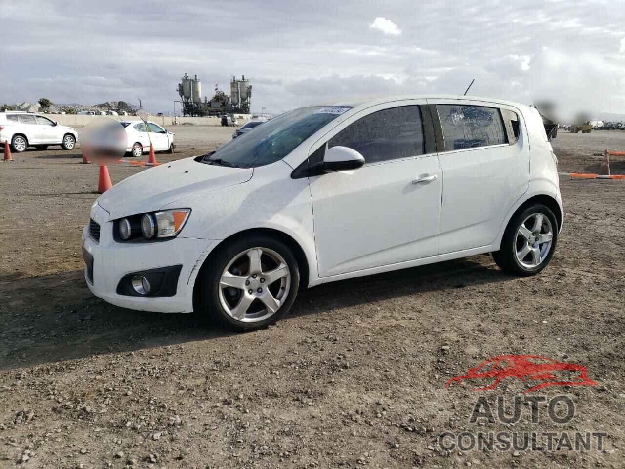 CHEVROLET SONIC 2016 - 1G1JE6SB0G4136681