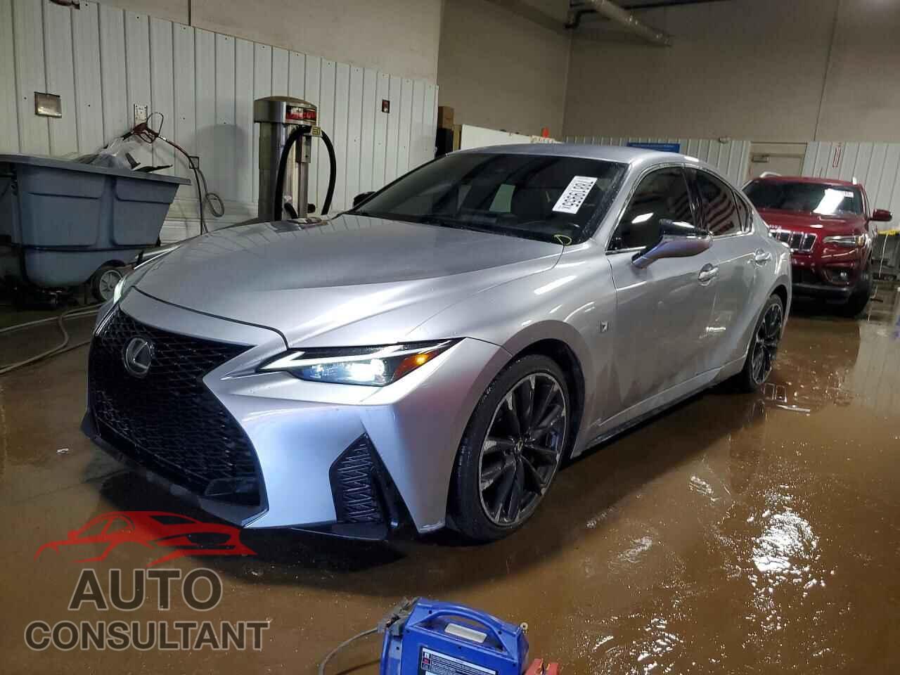 LEXUS IS 2021 - JTHGZ1E23M5018956