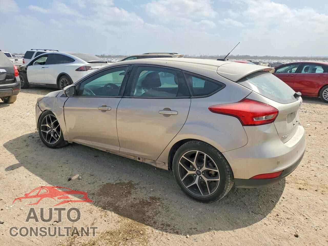 FORD FOCUS 2017 - 1FADP3M23HL332671