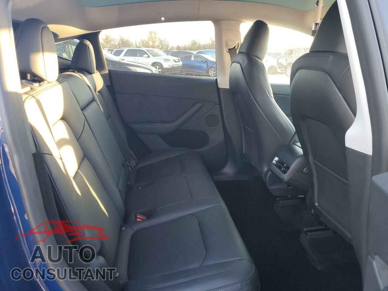 TESLA MODEL Y 2024 - 7SAYGDEE5RA219416