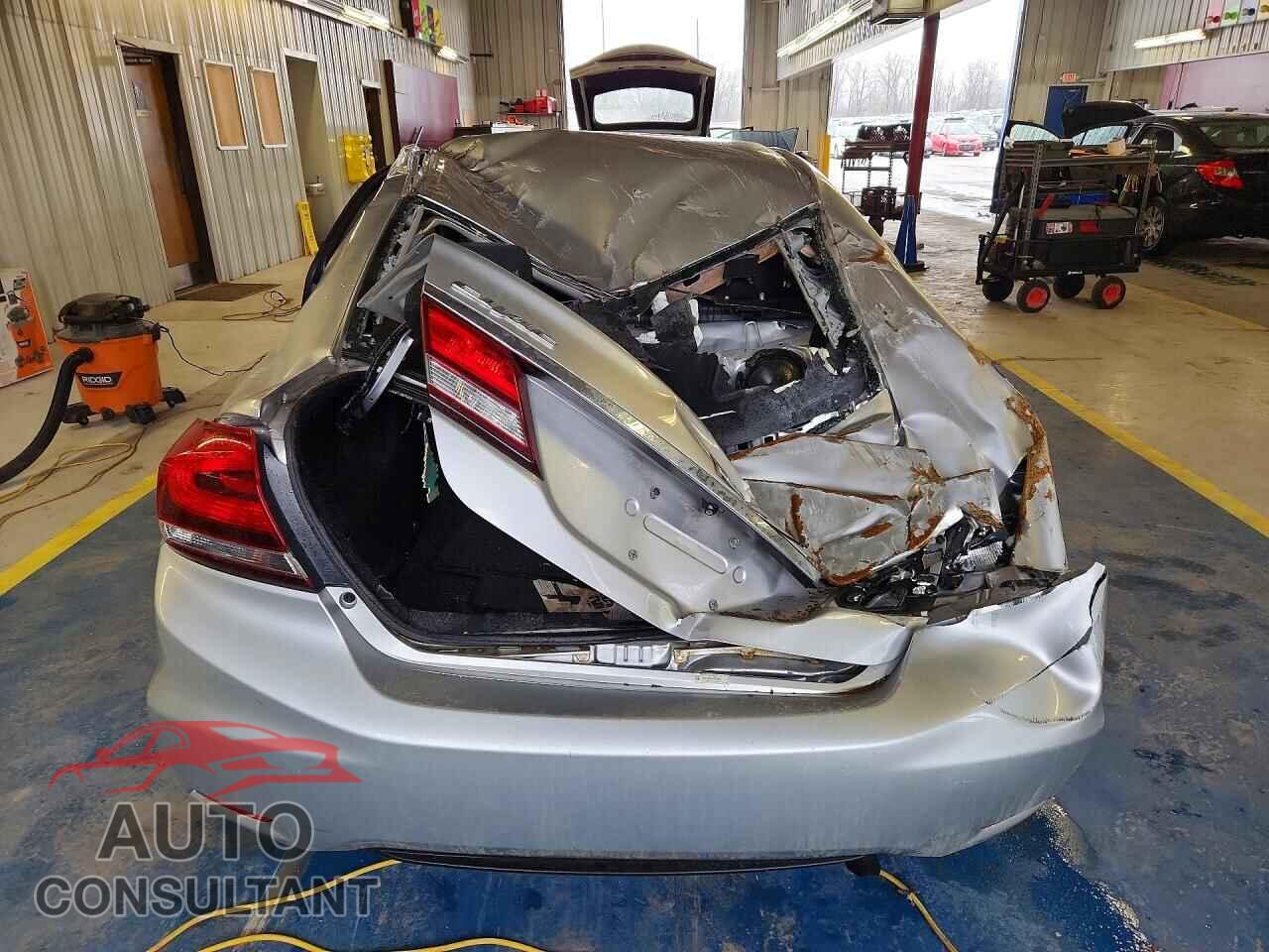HONDA CIVIC 2013 - 19XFB2F55DE100501