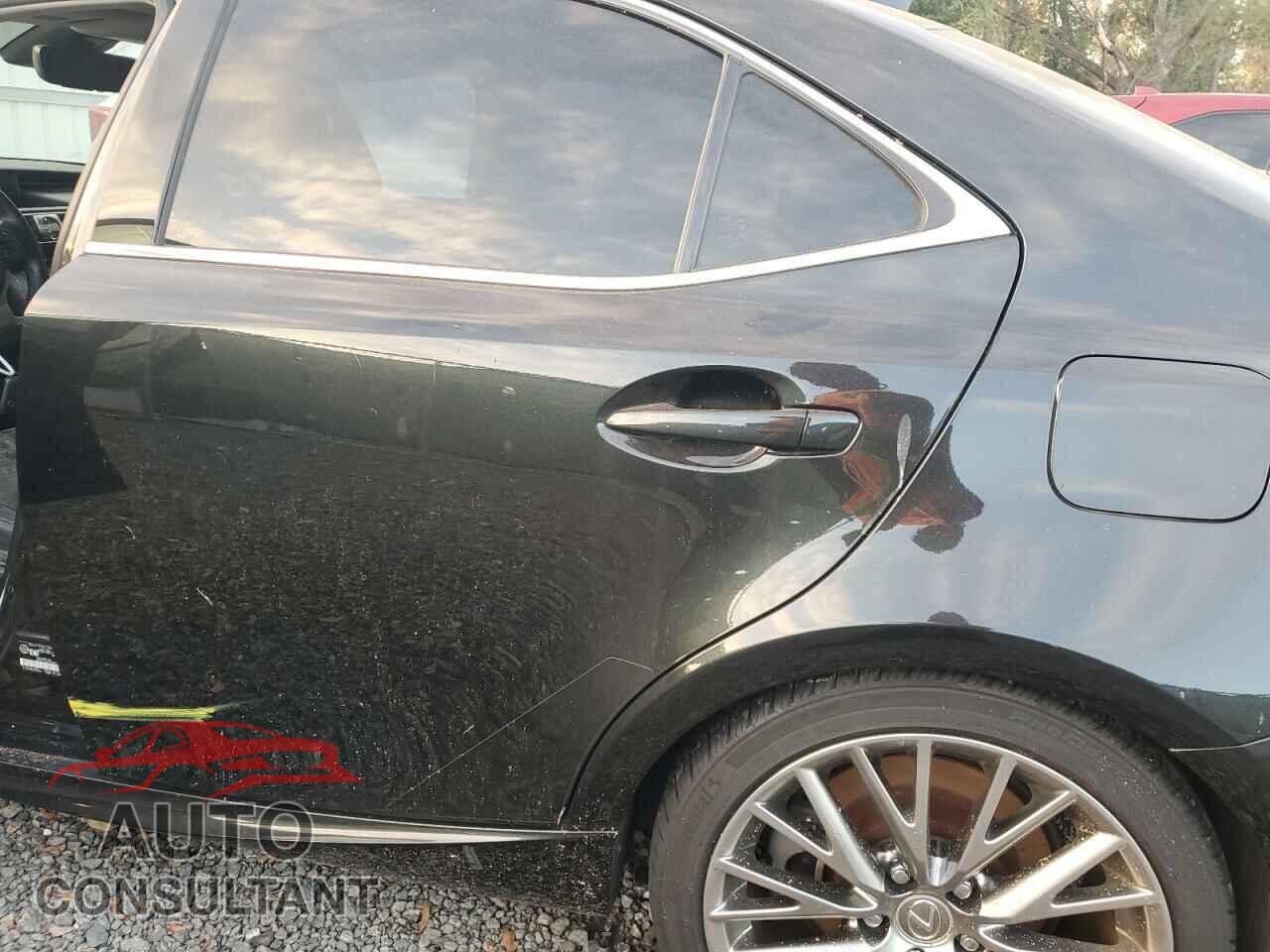 LEXUS IS 2018 - JTHC81D2XJ5029421