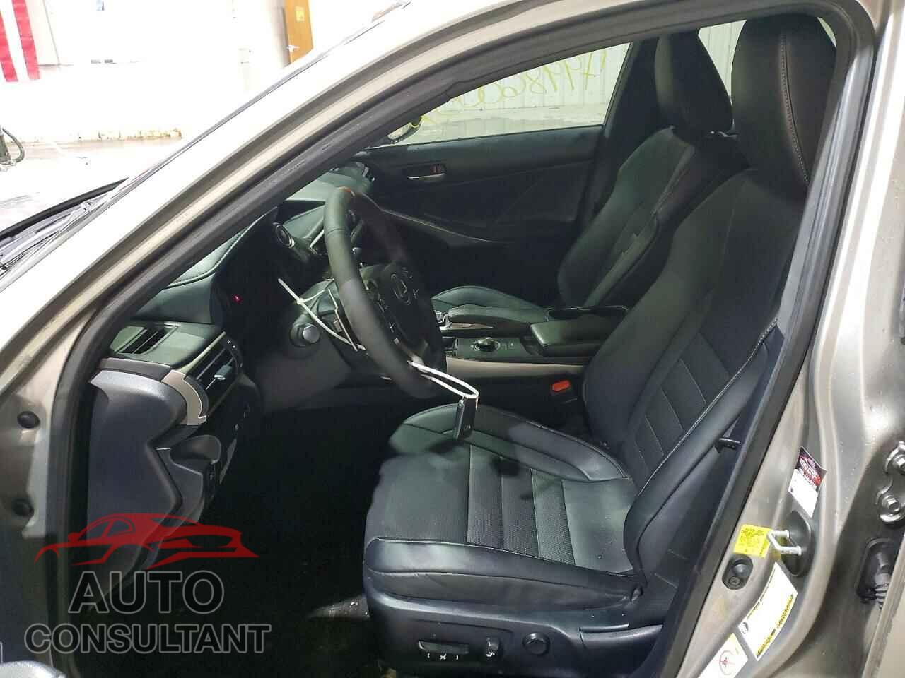 LEXUS IS 300 2018 - JTHC81D24J5031293