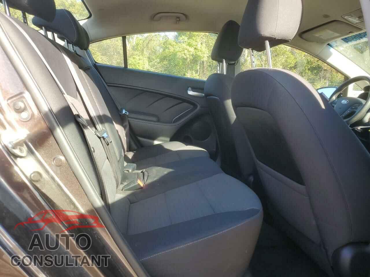 KIA FORTE 2018 - 3KPFL4A74JE201915