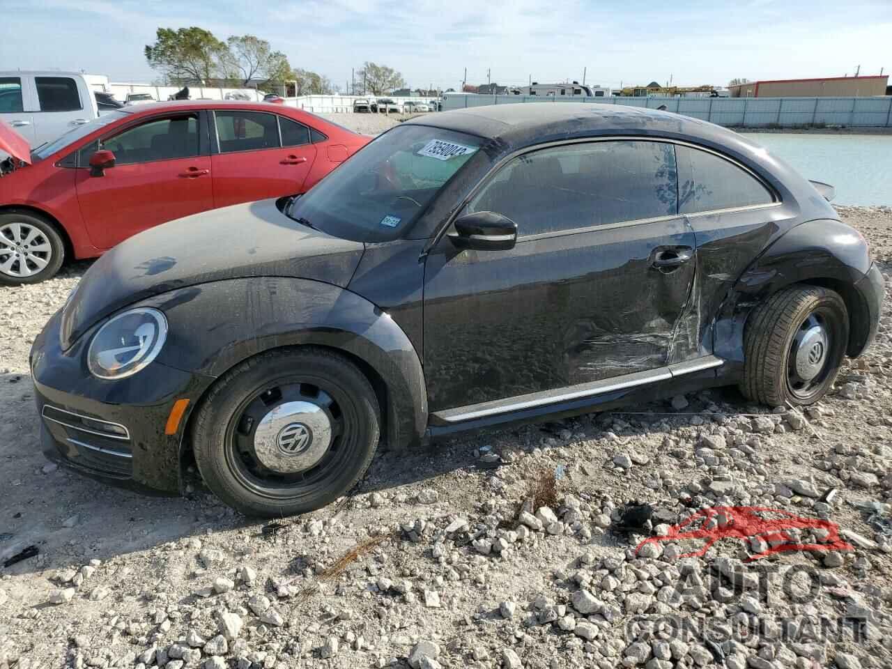 VOLKSWAGEN BEETLE 2018 - 3VWFD7AT1JM706020