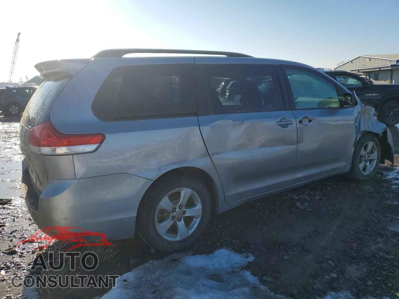 TOYOTA SIENNA 2011 - 5TDKK3DC4BS038677