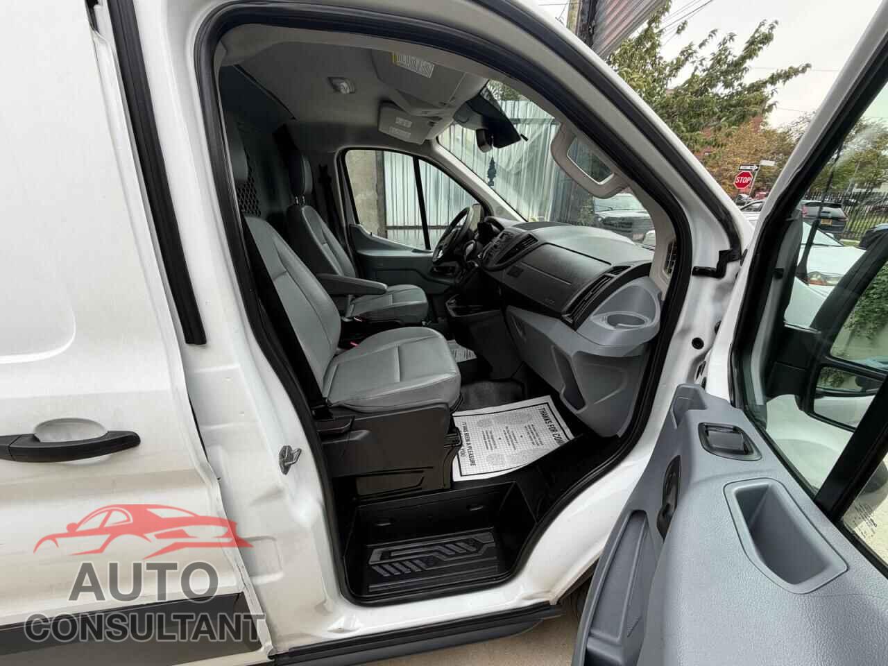 FORD TRANSIT 2018 - 1FTYR1YM2JKA85919