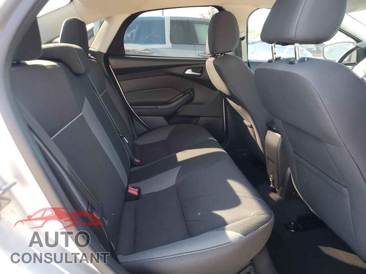 FORD FOCUS 2014 - 1FADP3F27EL107274